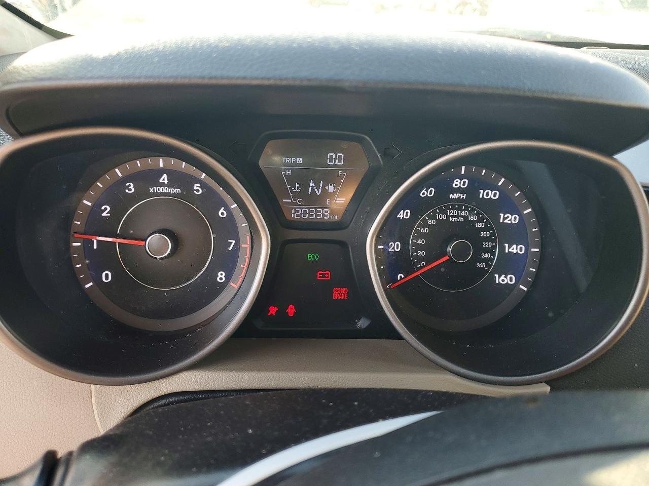 2016 HYUNDAI ELANTRA SE photo 9