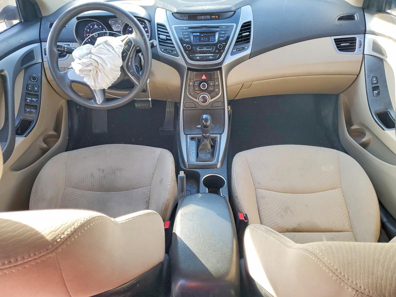 2016 HYUNDAI ELANTRA SE photo 8
