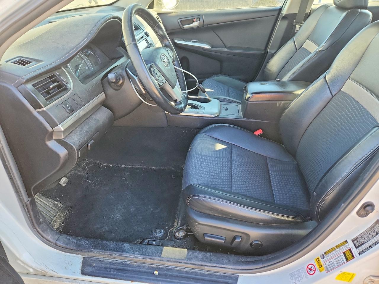 2014 TOYOTA CAMRY L photo 7