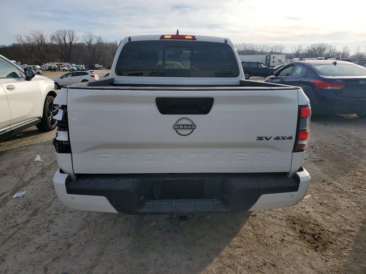 2024 NISSAN FRONTIER S photo 6