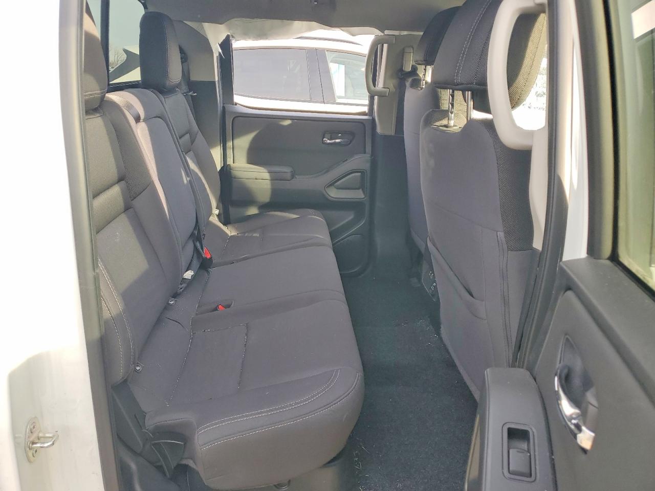 2024 NISSAN FRONTIER S photo 10