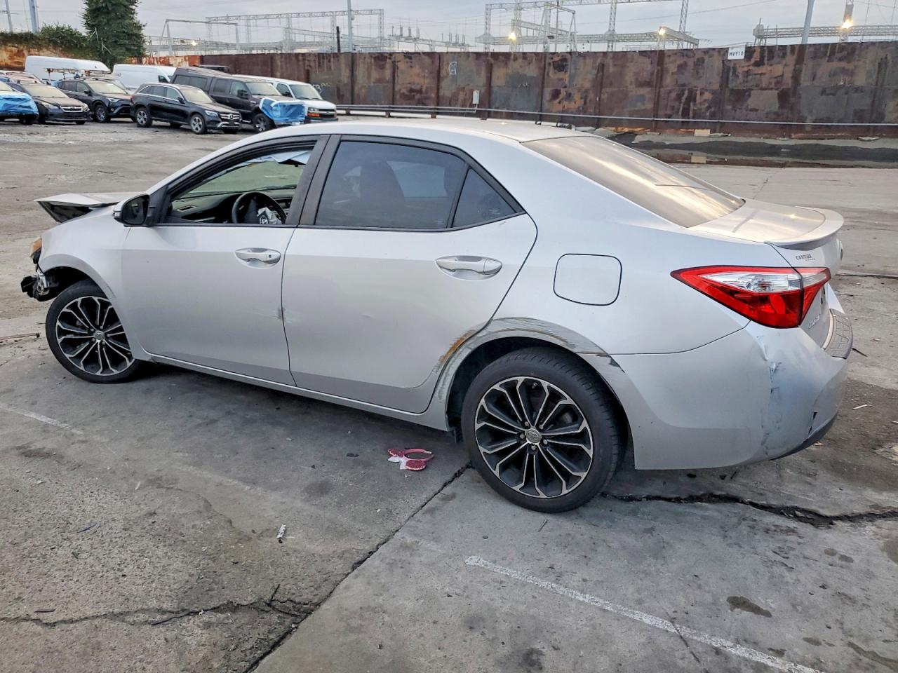2016 TOYOTA COROLLA L photo 2