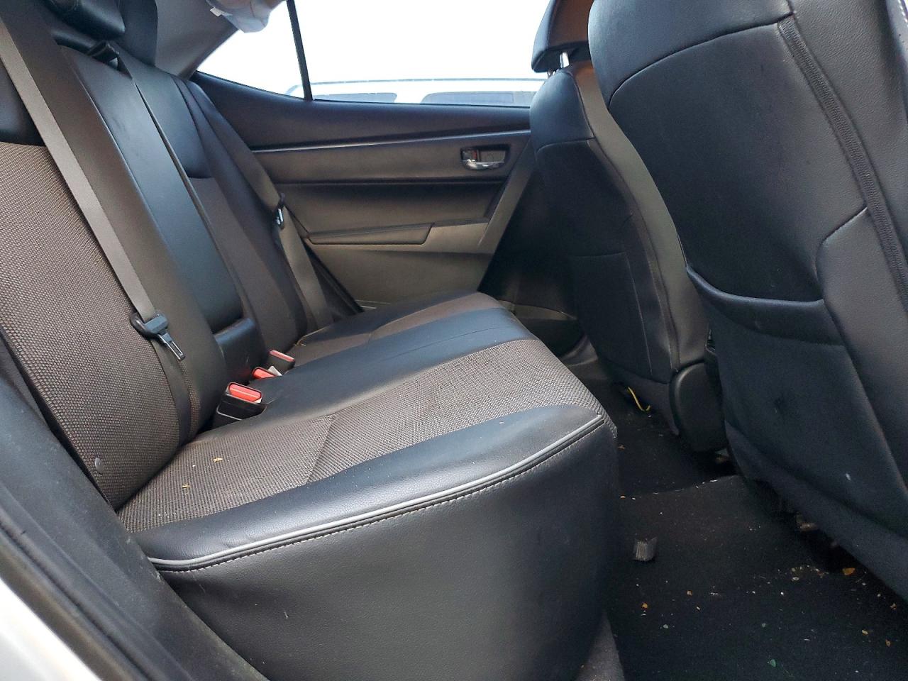 2016 TOYOTA COROLLA L photo 10