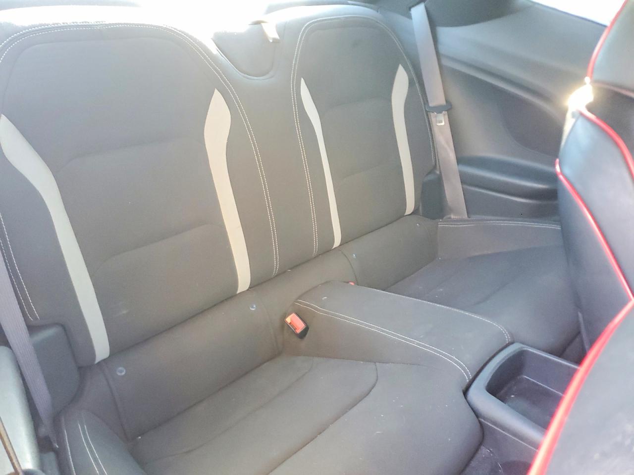 2016 CHEVROLET CAMARO LT photo 10
