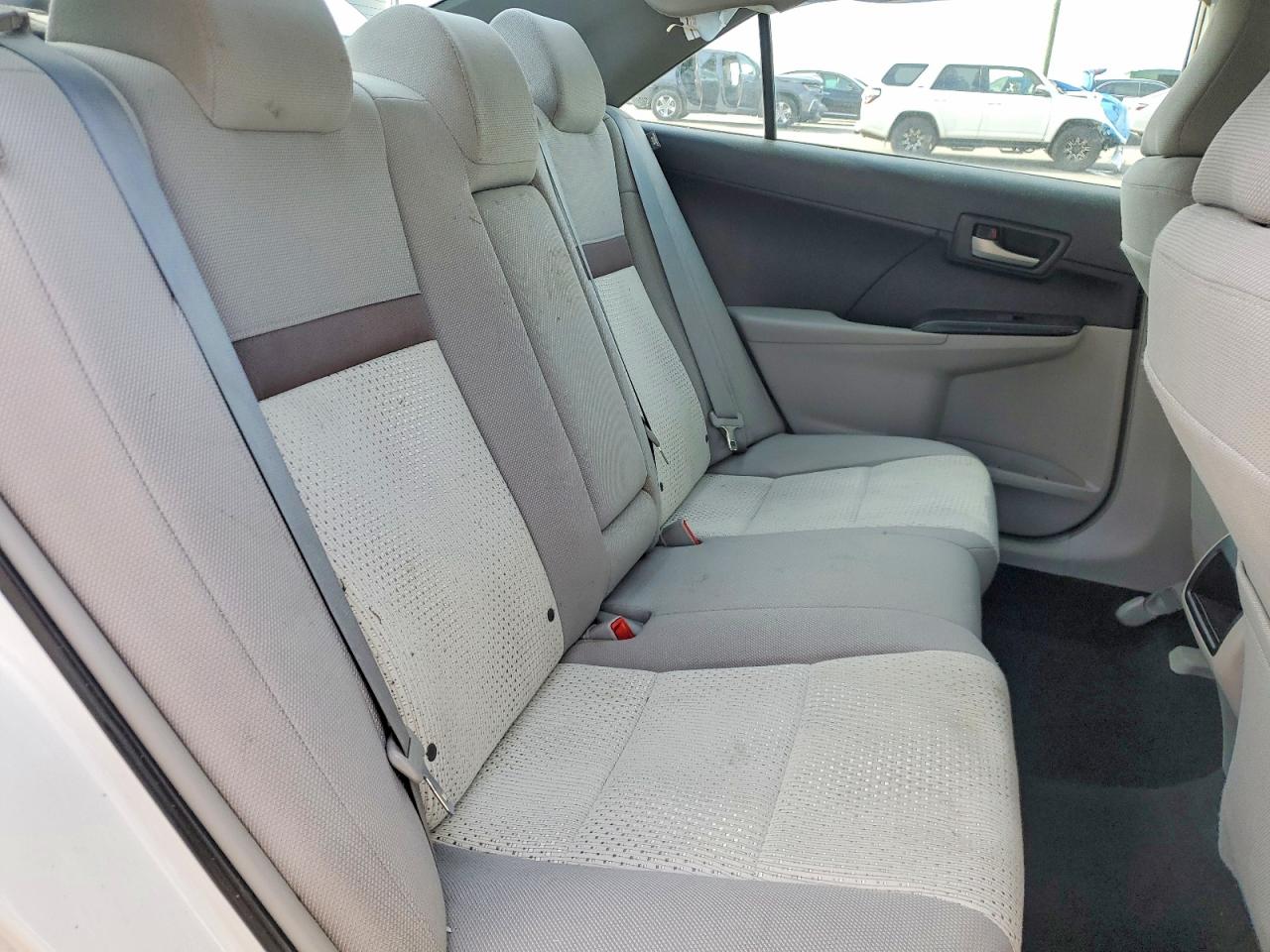 2014 TOYOTA CAMRY L photo 10