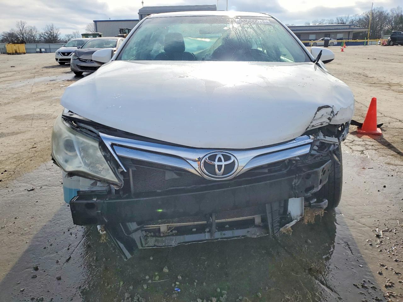 2014 TOYOTA CAMRY L photo 5