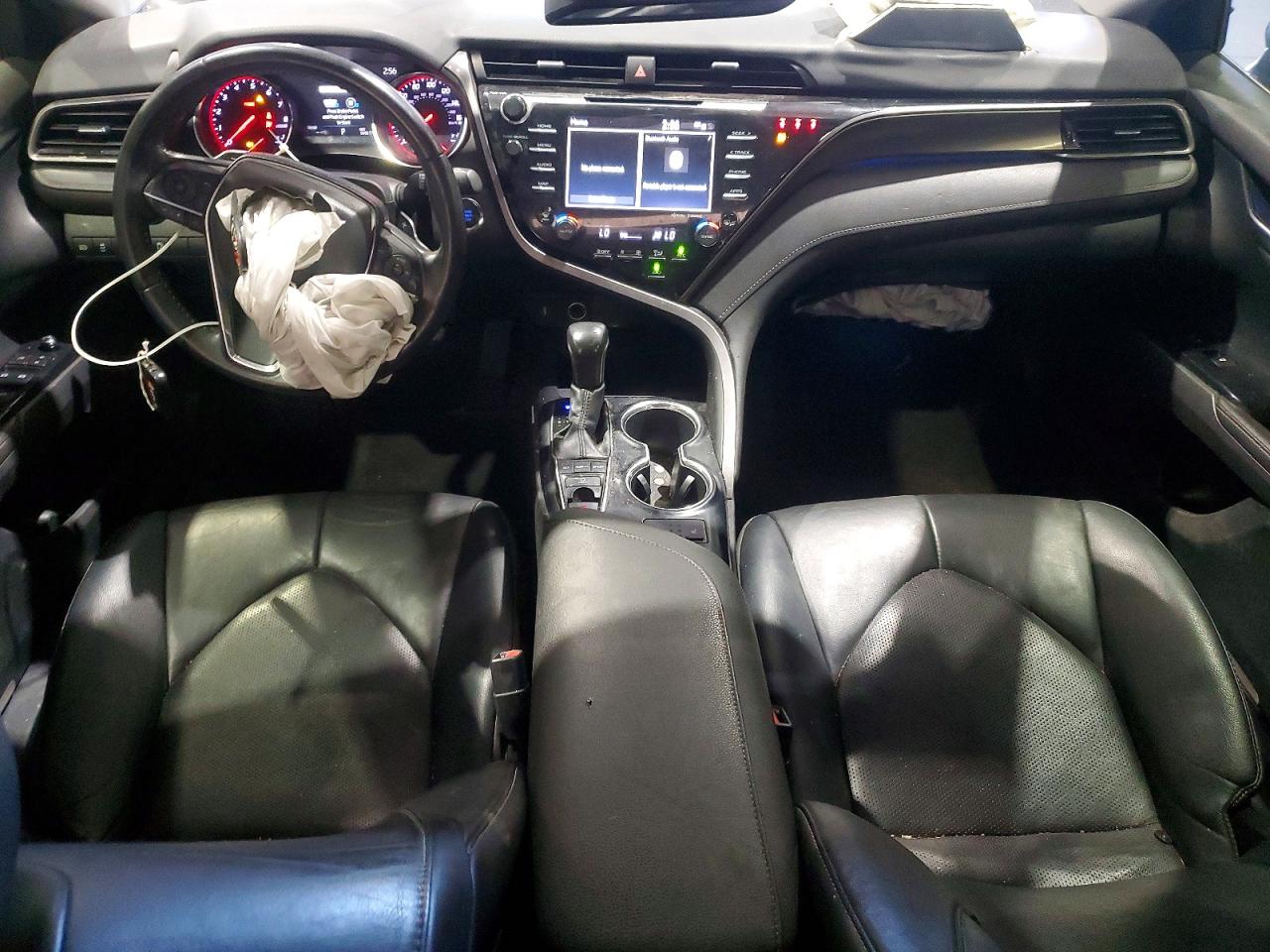 2020 TOYOTA CAMRY XSE photo 8