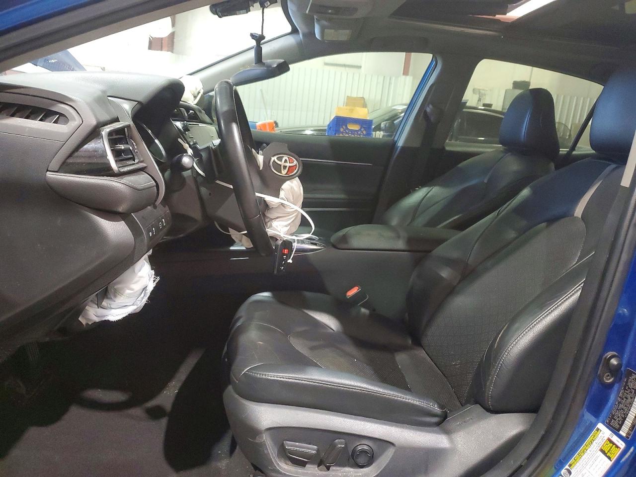 2020 TOYOTA CAMRY XSE photo 7