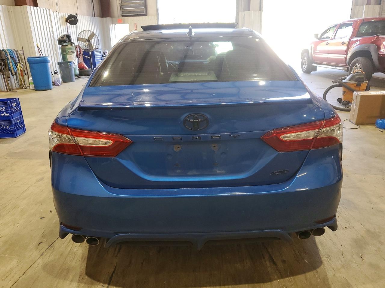 2020 TOYOTA CAMRY XSE photo 6