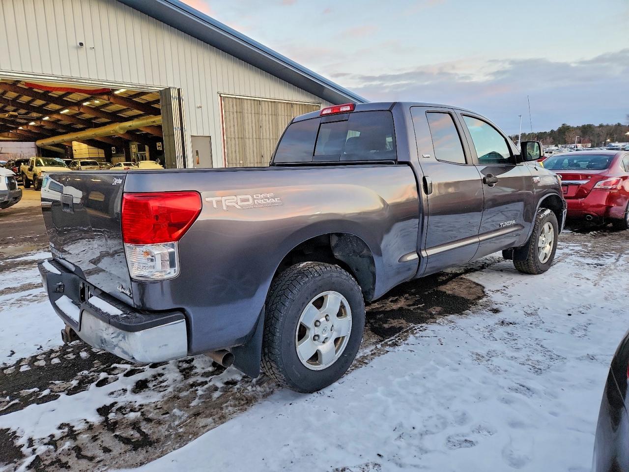 2011 TOYOTA TUNDRA DOUBLE CAB SR5 photo 3