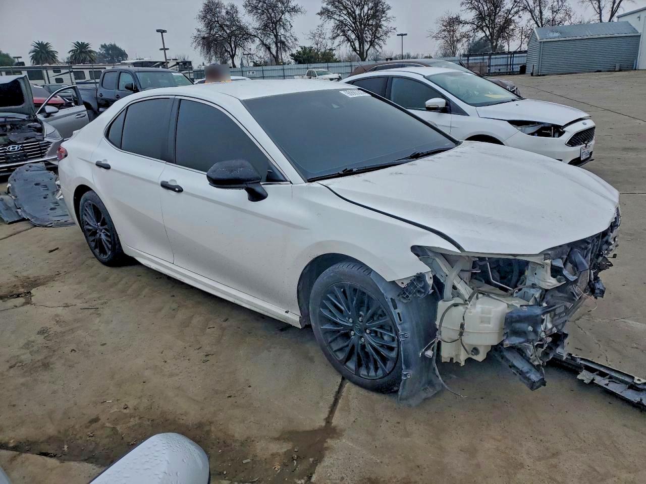 2018 TOYOTA CAMRY L photo 4