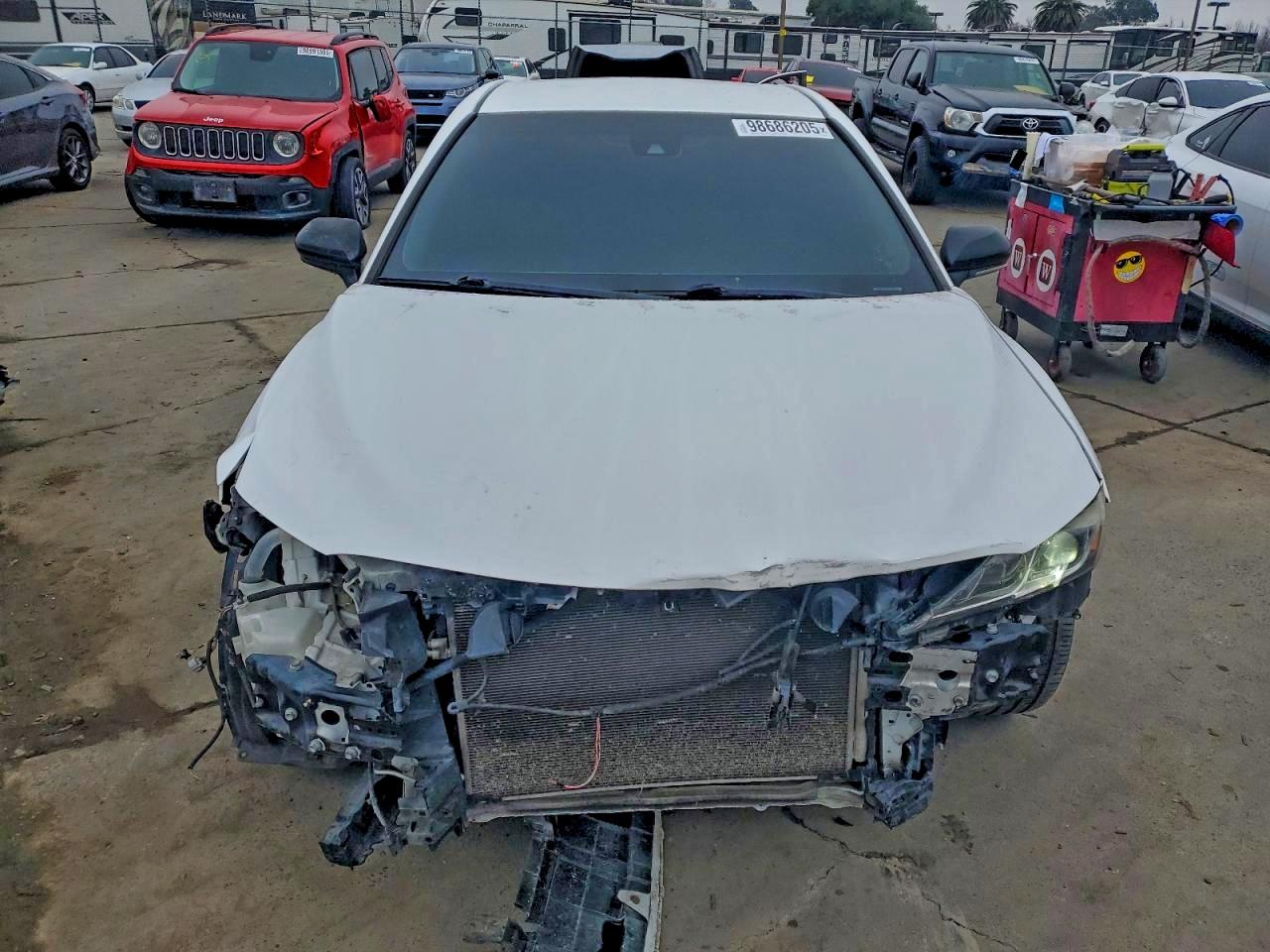 2018 TOYOTA CAMRY L photo 5