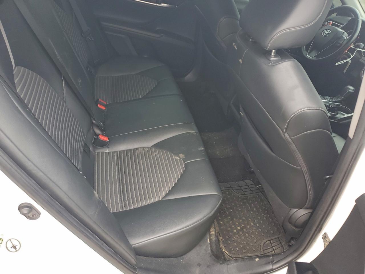 2018 TOYOTA CAMRY L photo 10
