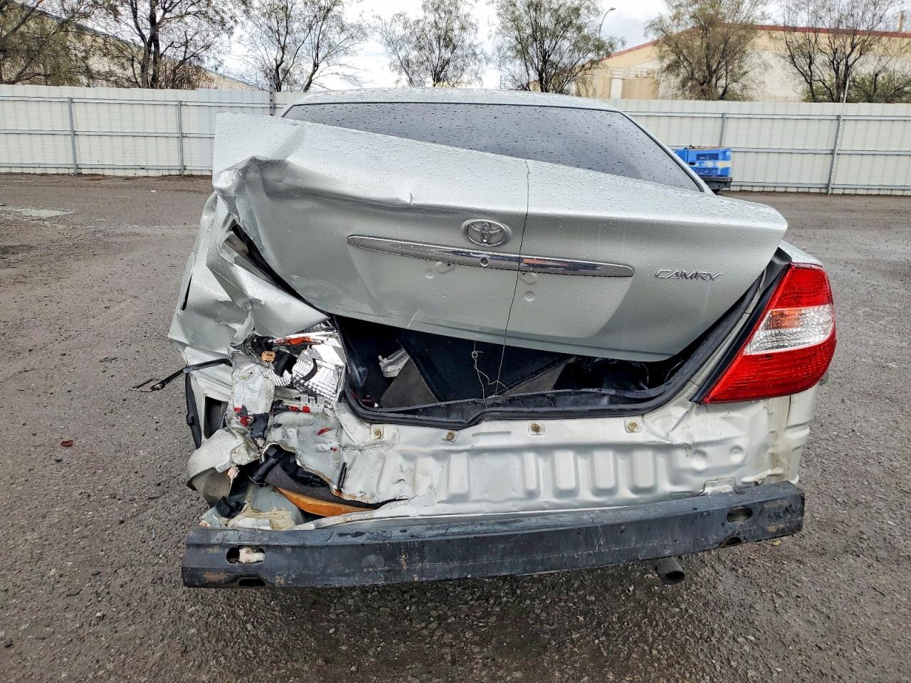 2002 TOYOTA CAMRY LE photo 6