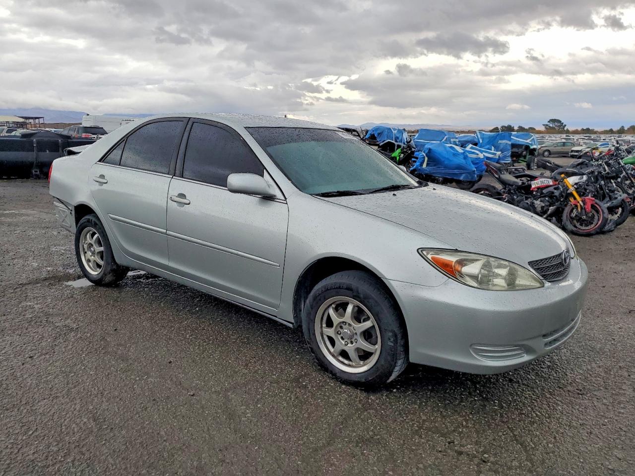 2002 TOYOTA CAMRY LE photo 4
