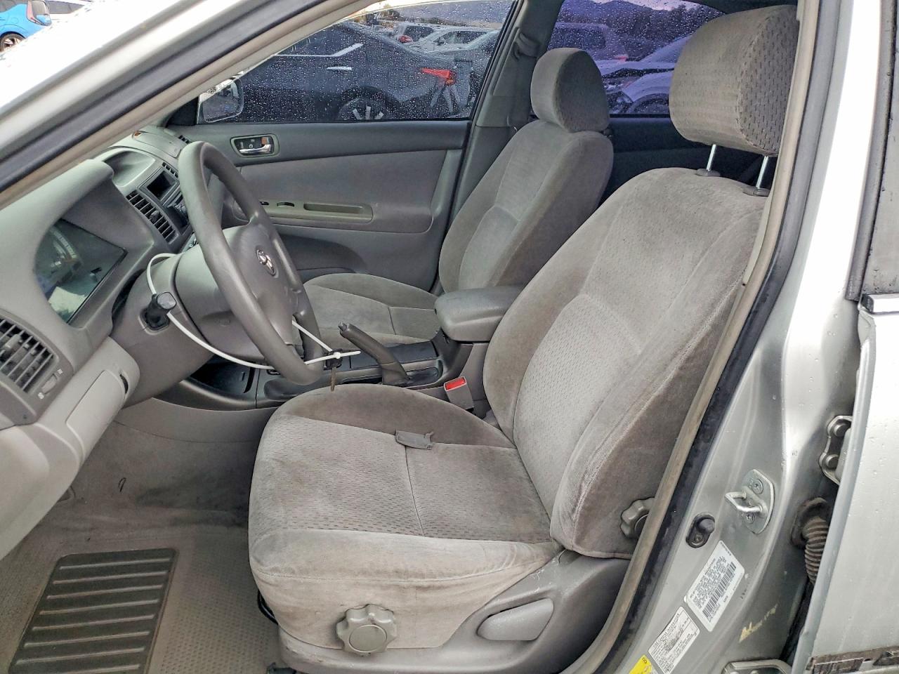 2002 TOYOTA CAMRY LE photo 7