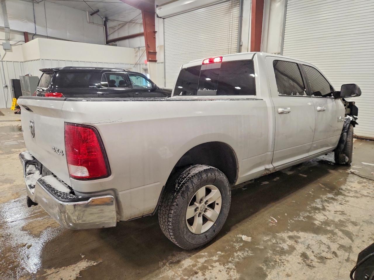 2018 RAM 1500 SLT photo 3