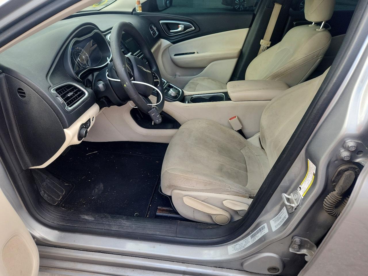 2015 CHRYSLER 200 LIMITED photo 7