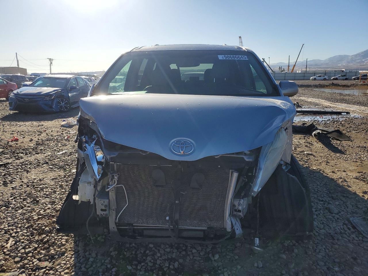 2015 TOYOTA SIENNA XLE photo 5