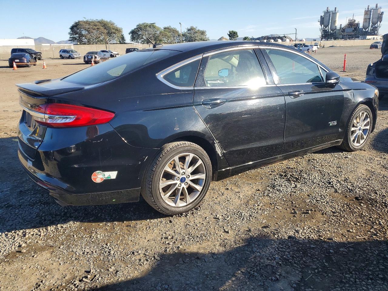 2017 FORD FUSION TITANIUM PHEV photo 3