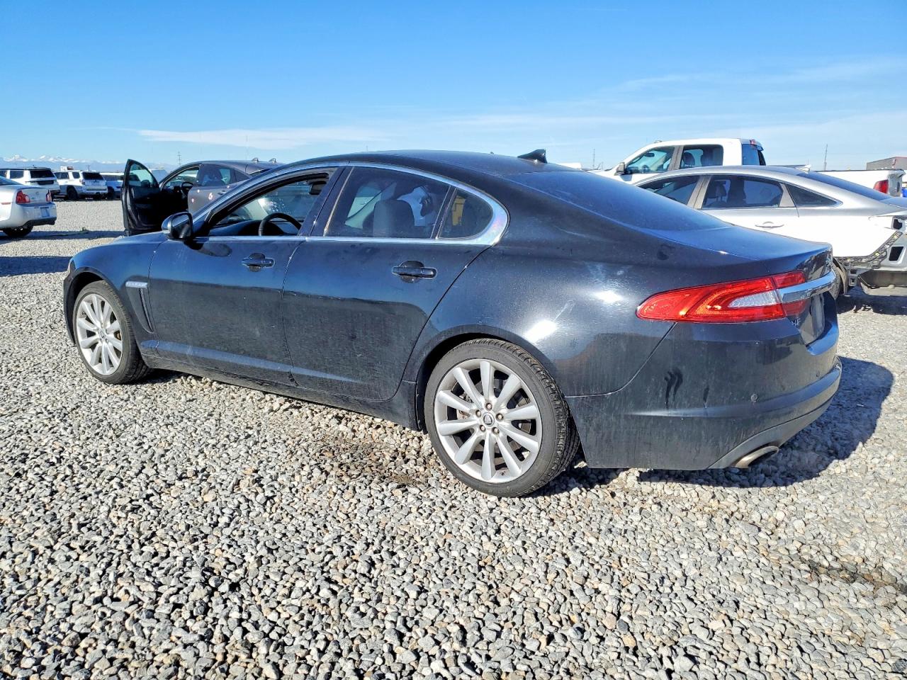 2013 JAGUAR XF photo 2