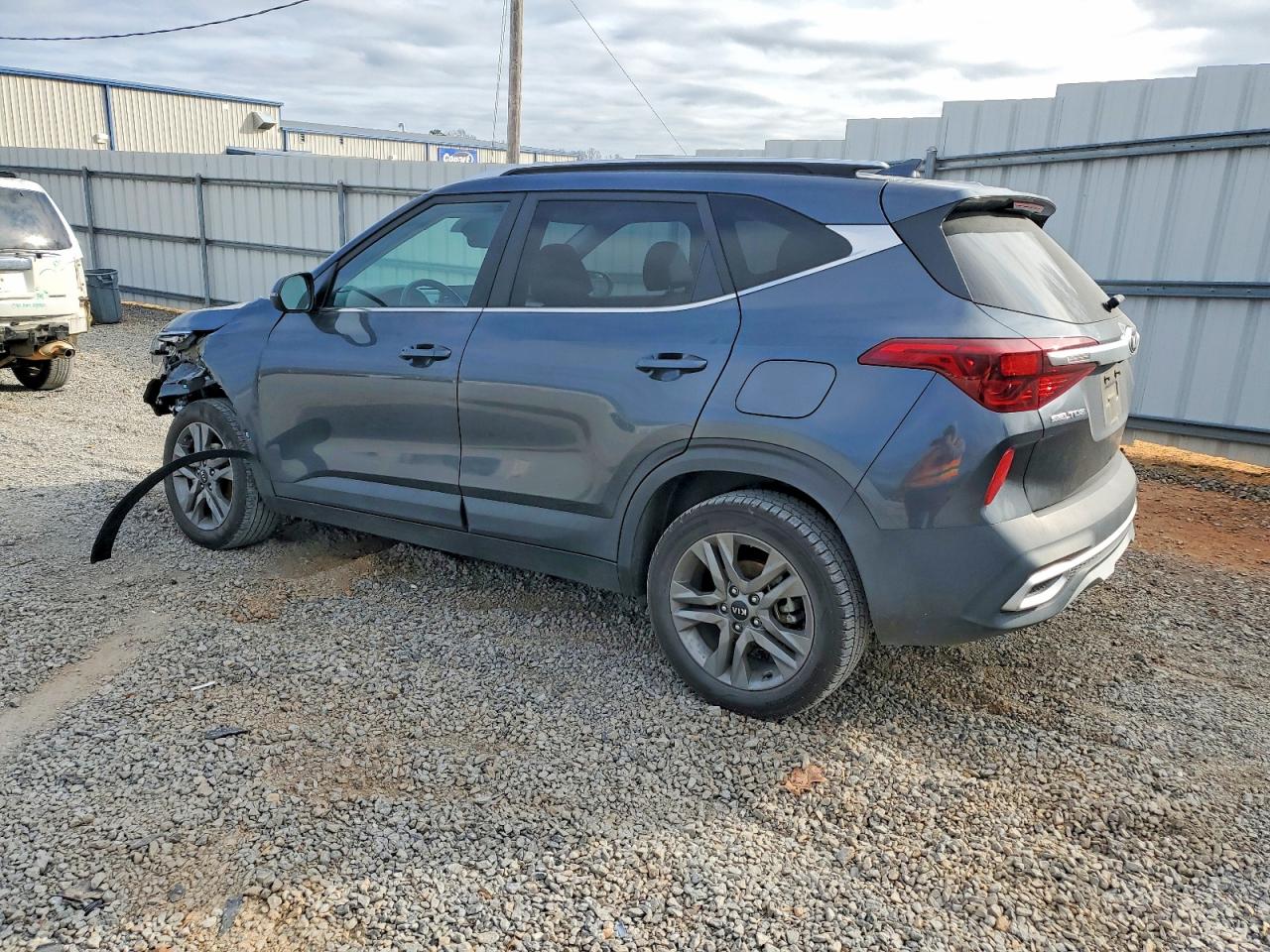 2021 KIA SELTOS S photo 2