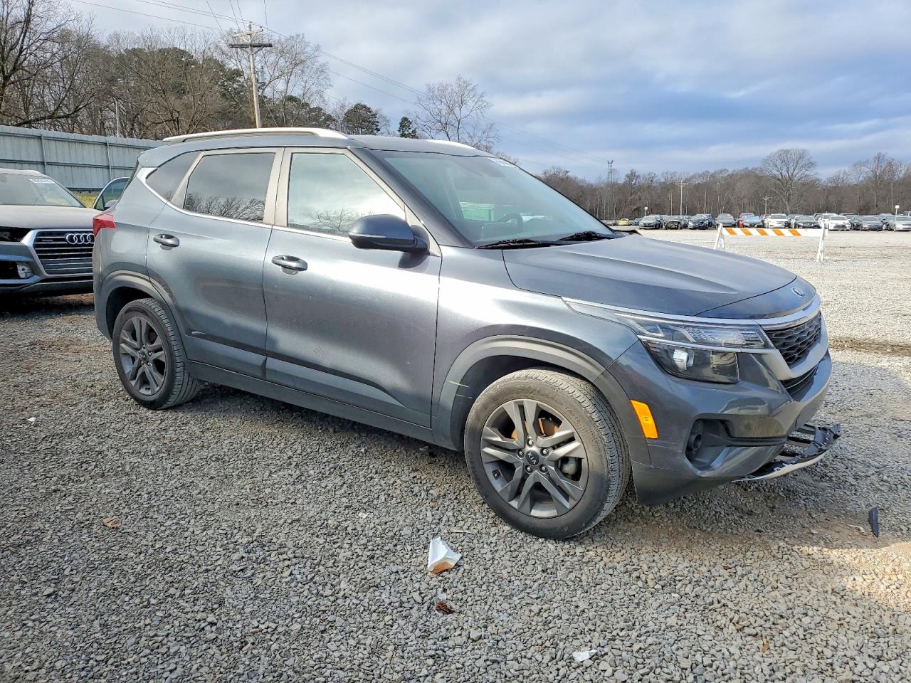 2021 KIA SELTOS S photo 4