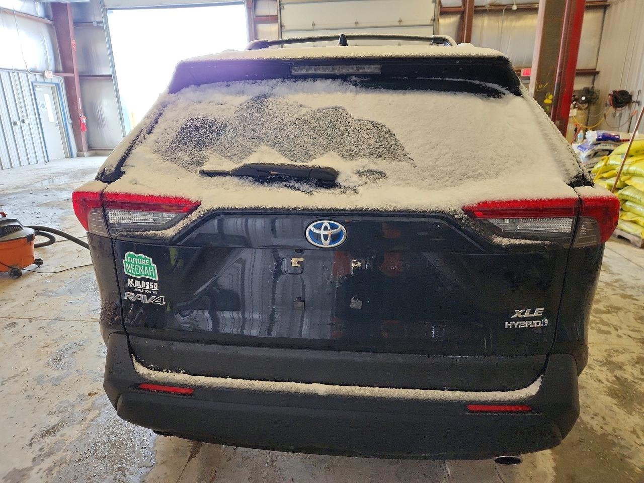 2022 TOYOTA RAV4 XLE PREMIUM photo 6