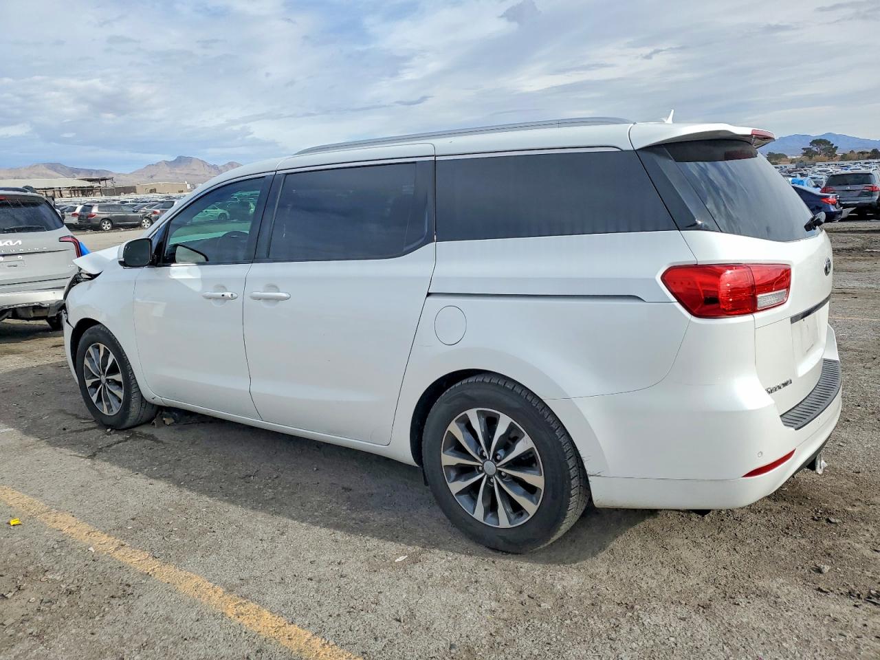 2018 KIA SEDONA EX photo 2
