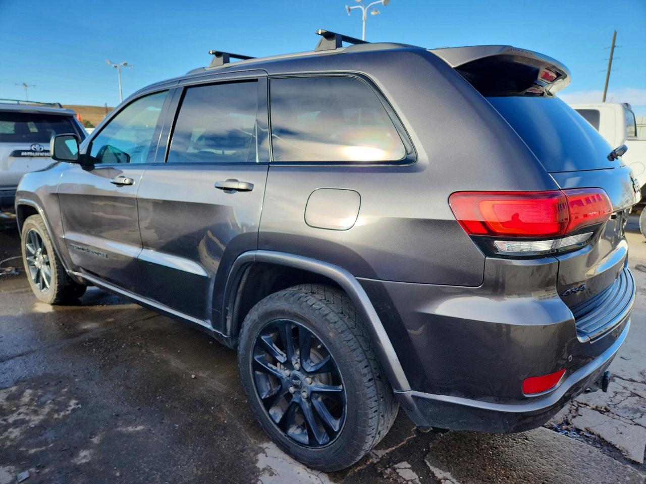 2018 JEEP GRAND CHEROKEE LAREDO photo 2