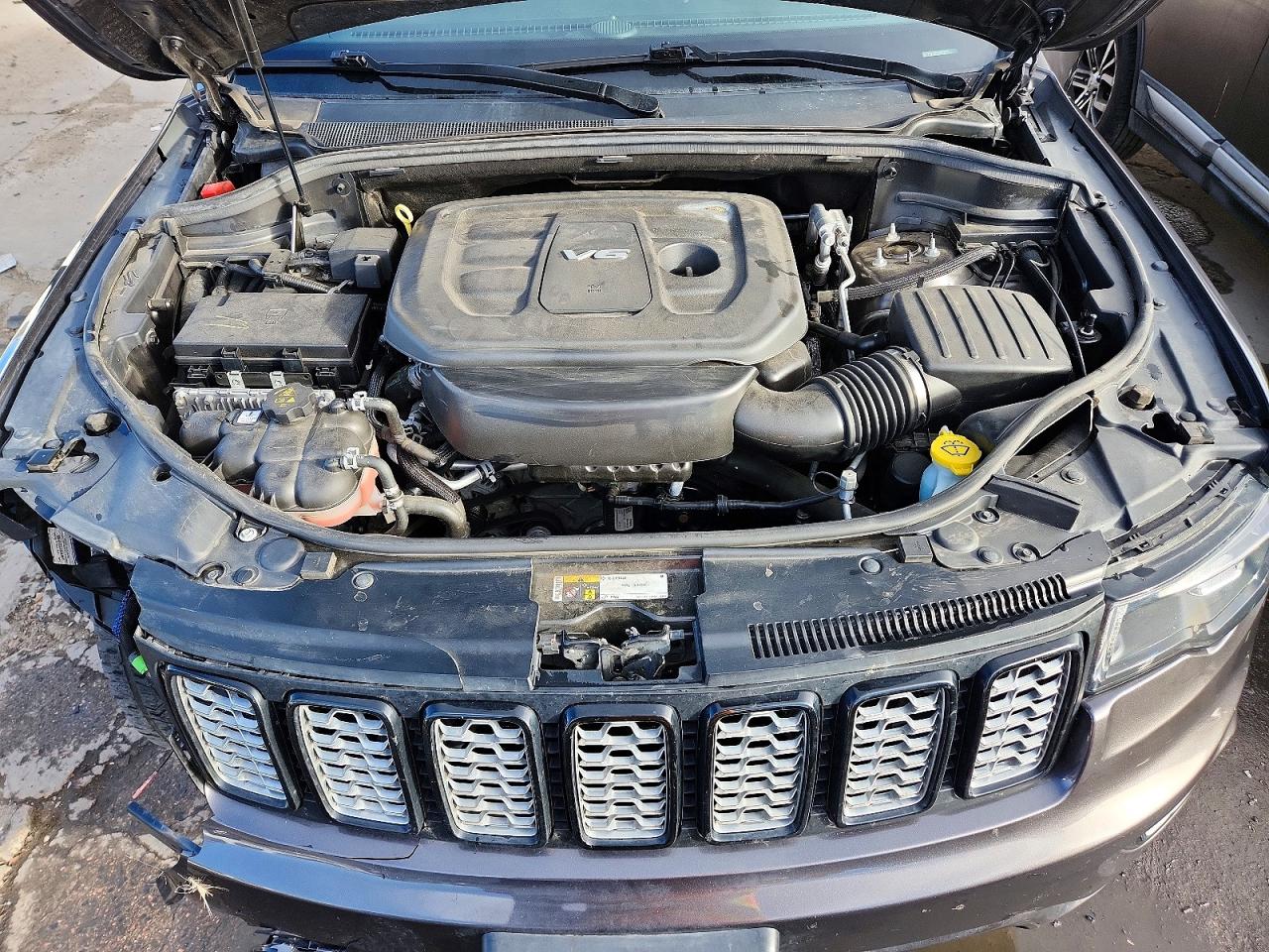 2018 JEEP GRAND CHEROKEE LAREDO photo 12