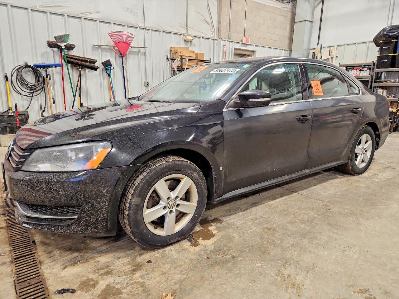 2014 VOLKSWAGEN PASSAT