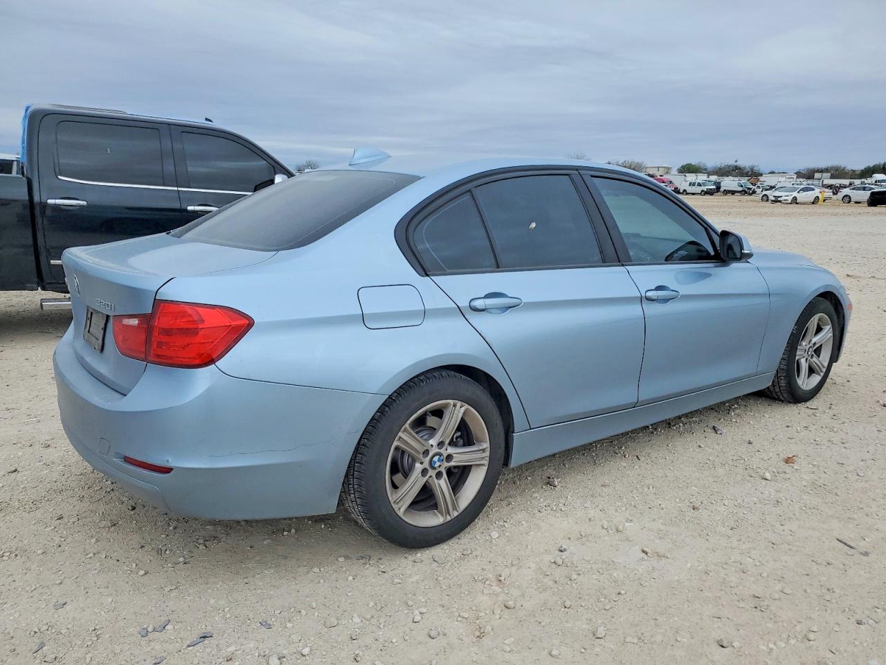2015 BMW 320 I XDRIVE photo 3