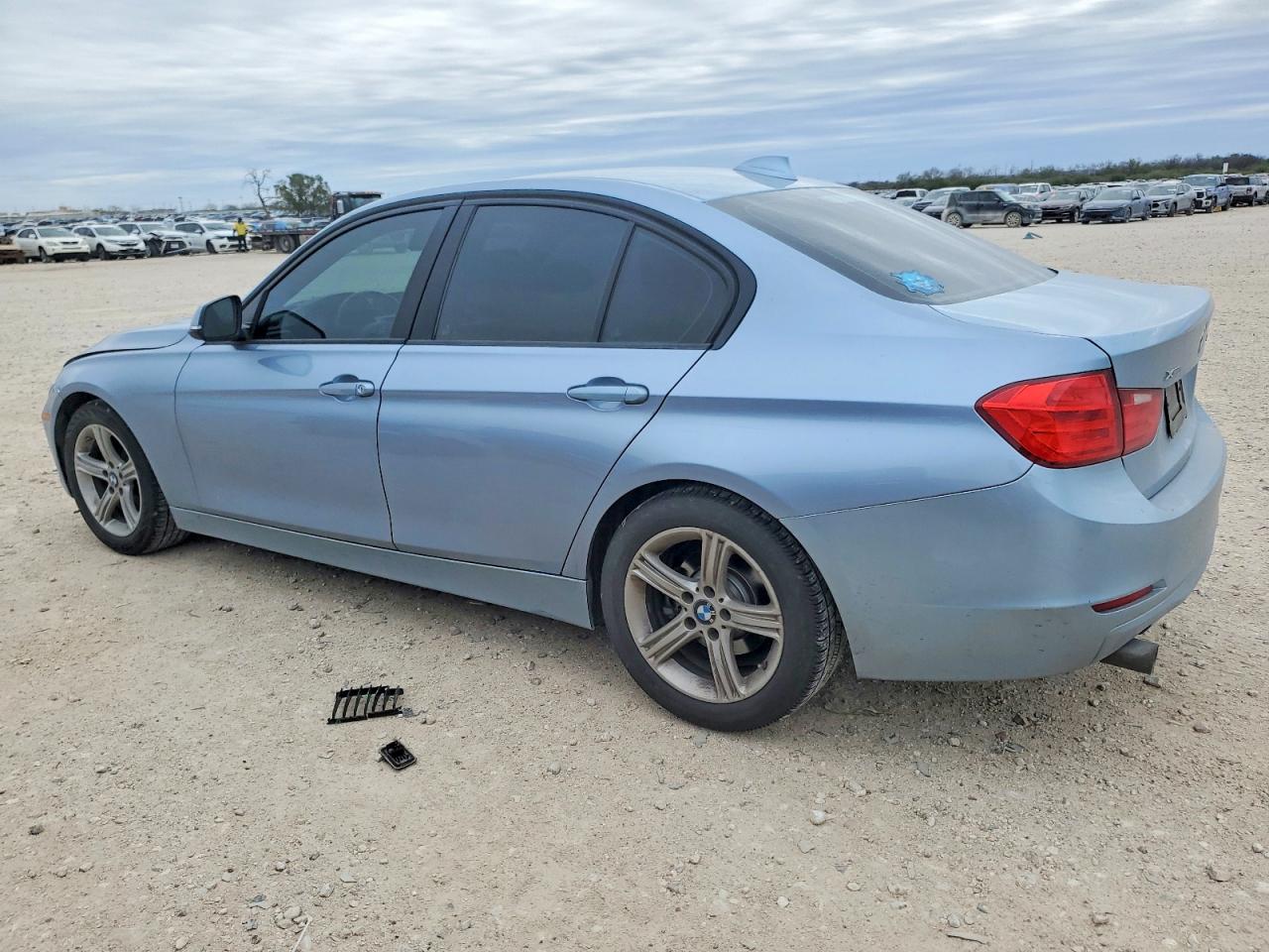 2015 BMW 320 I XDRIVE photo 2