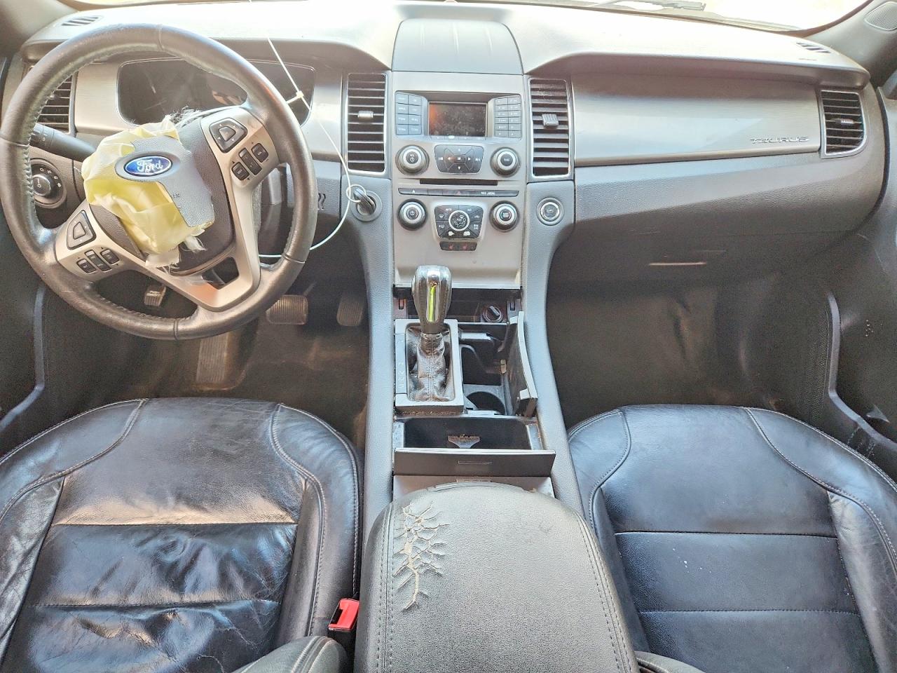 2015 FORD TAURUS SEL photo 8