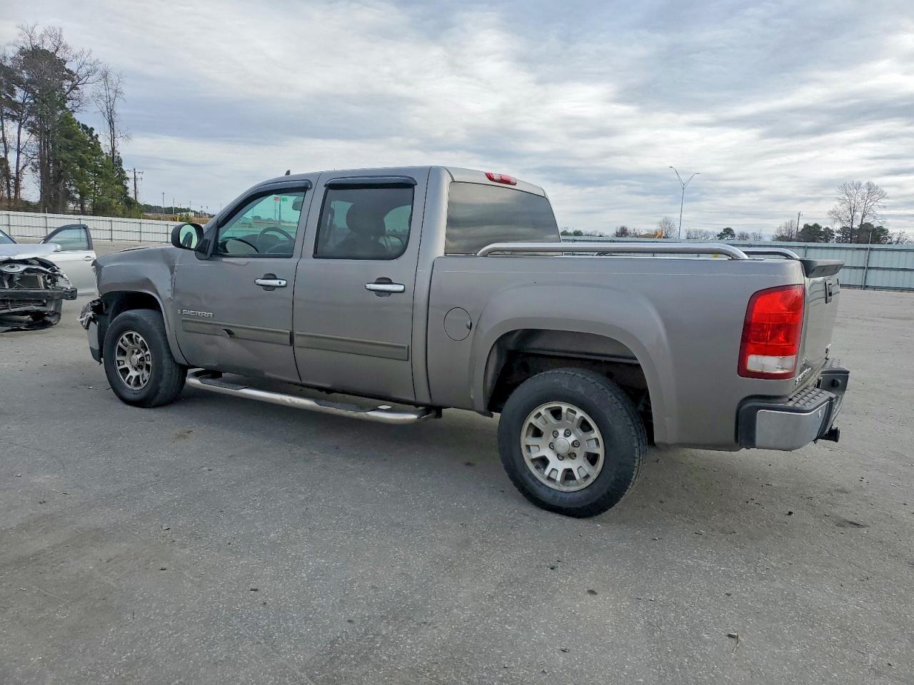 2008 GMC SIERRA C1500 photo 2