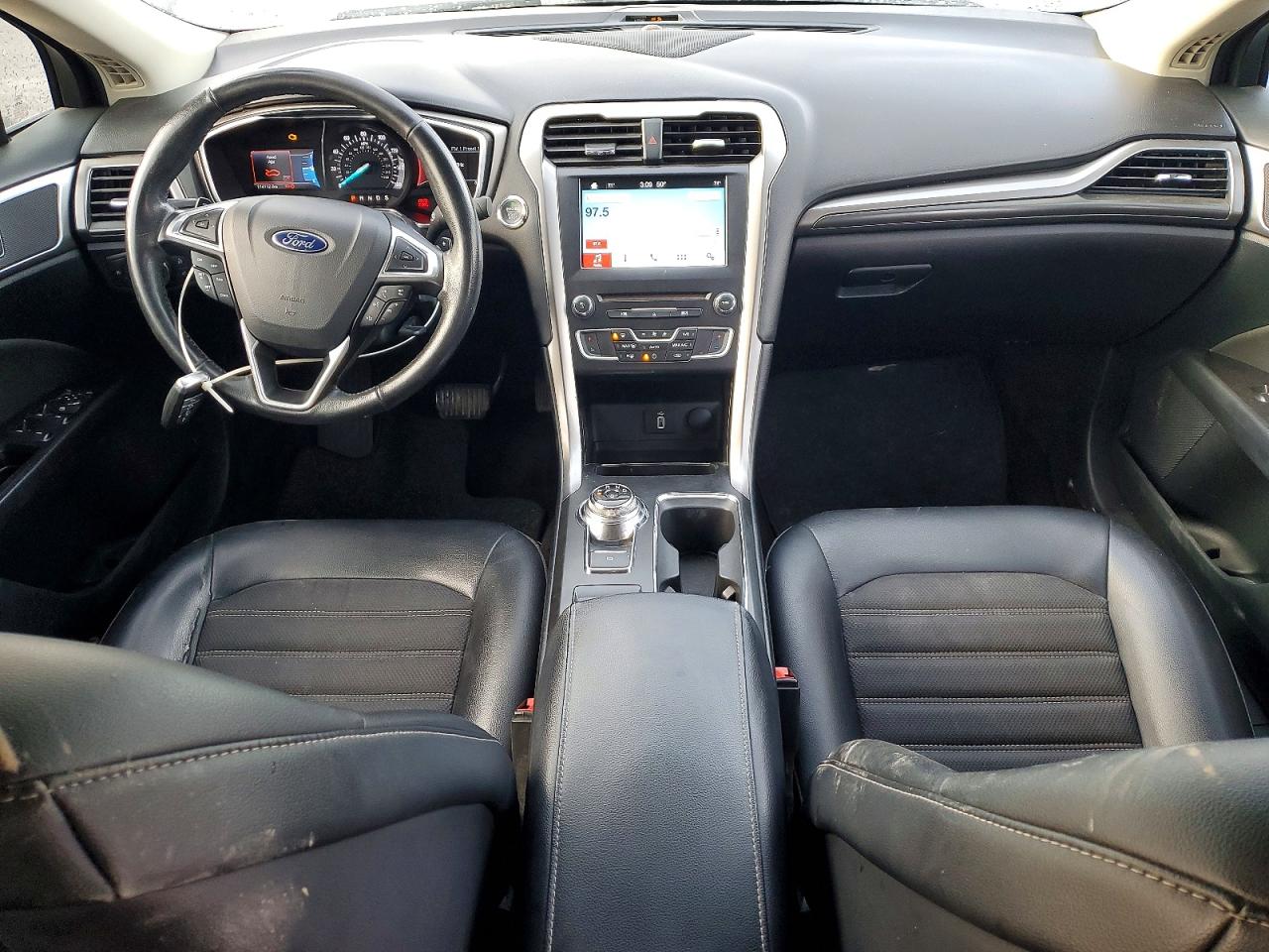 2017 FORD FUSION SE photo 8