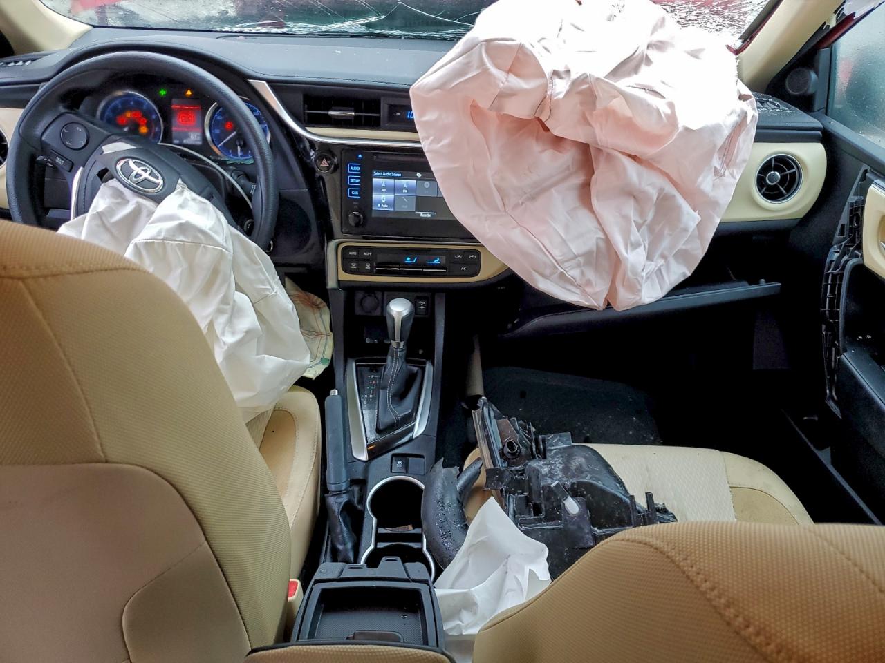 2017 TOYOTA COROLLA L photo 8