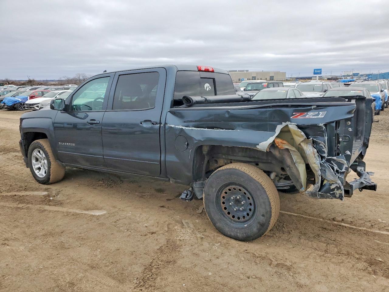 2017 CHEVROLET SILVERADO K1500 LT photo 2