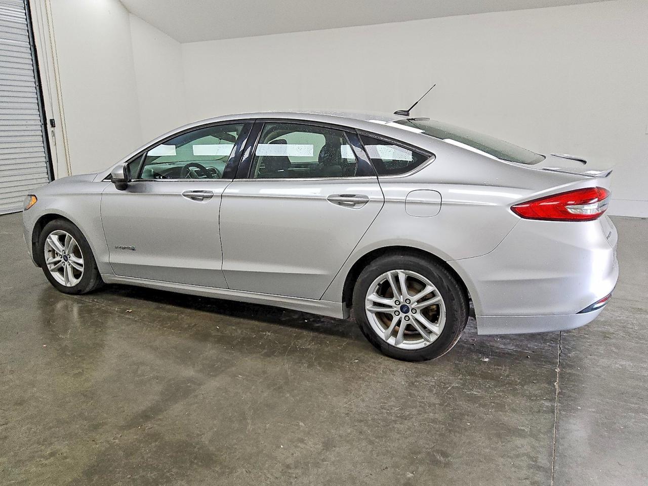 2018 FORD FUSION SE HYBRID photo 2