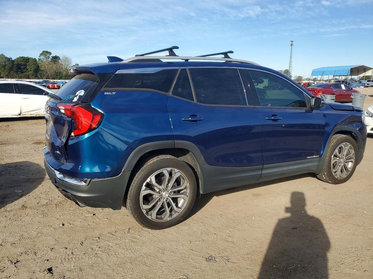 2020 GMC TERRAIN SLT photo 3