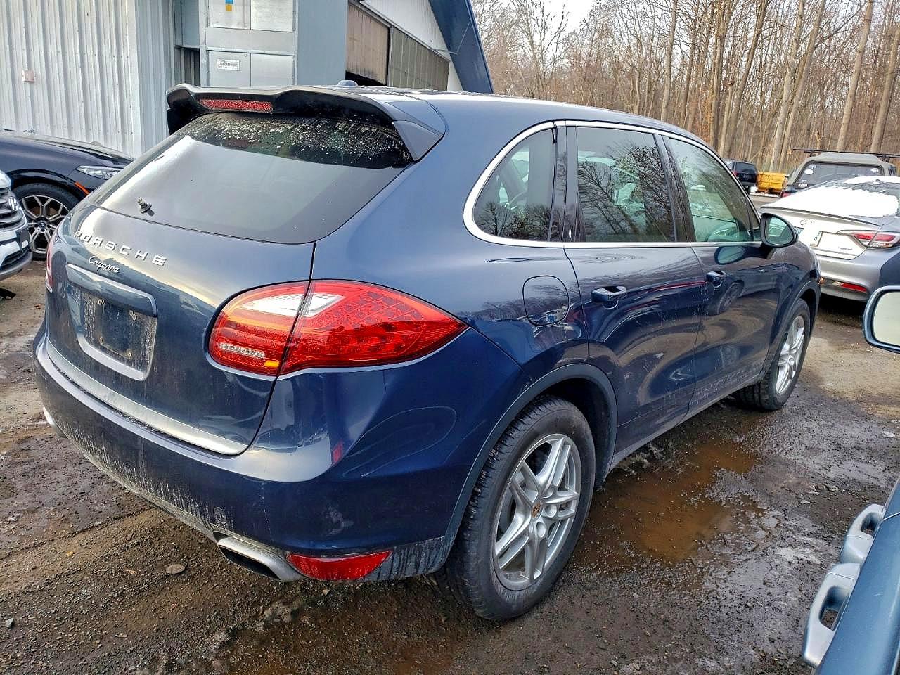 2013 PORSCHE CAYENNE photo 3