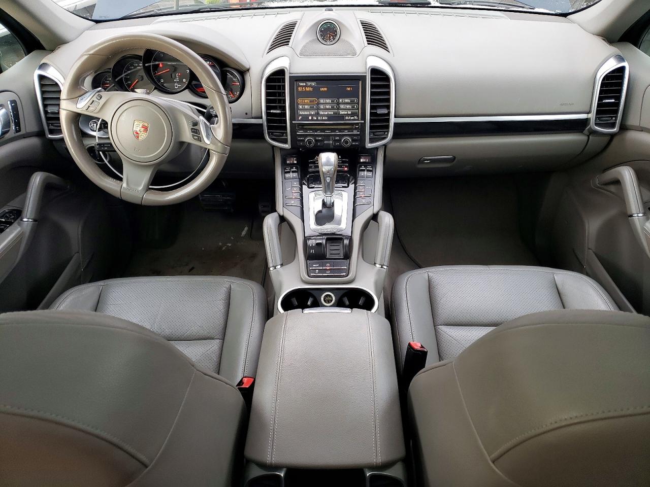 2013 PORSCHE CAYENNE photo 8