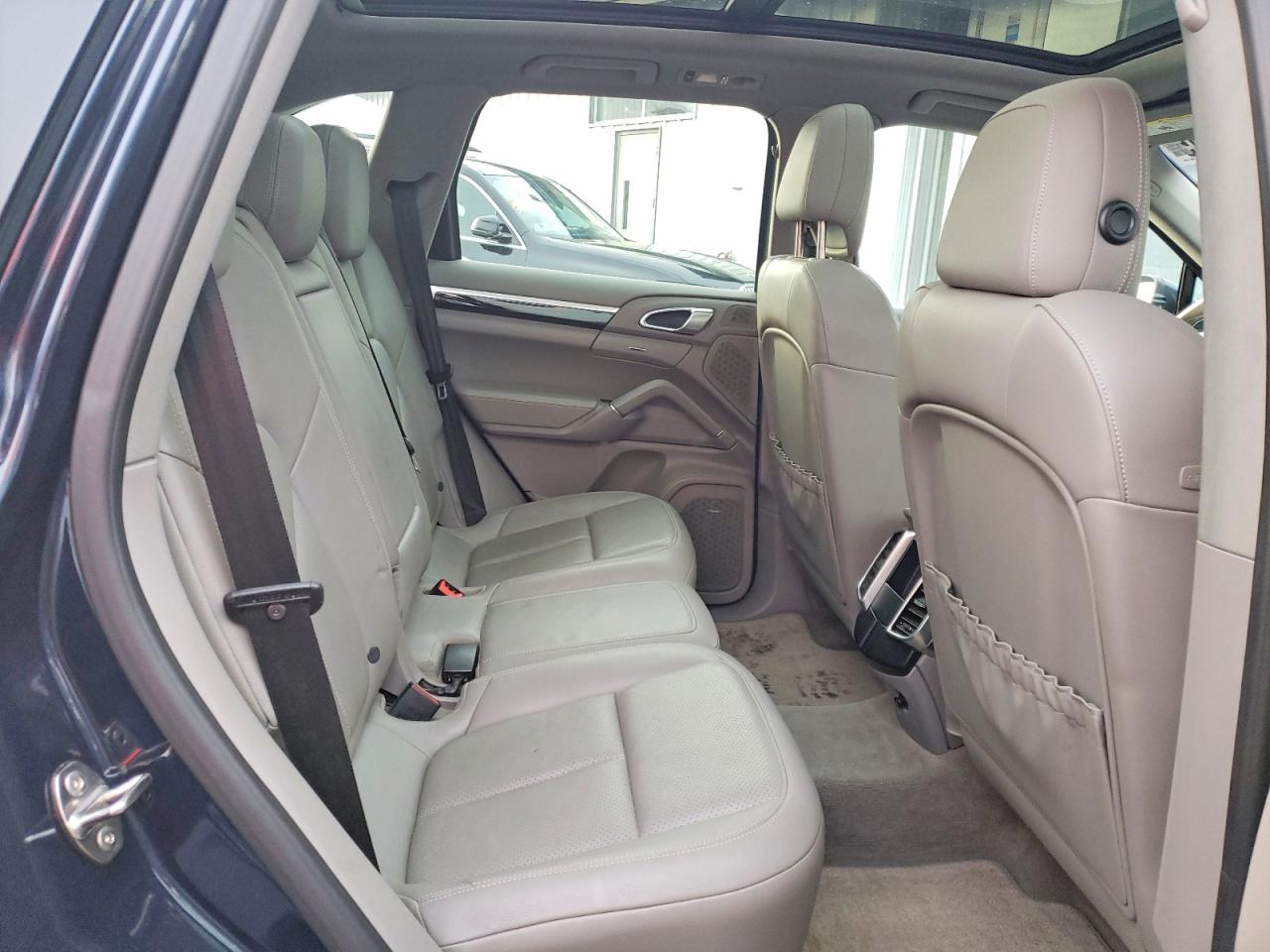 2013 PORSCHE CAYENNE photo 10
