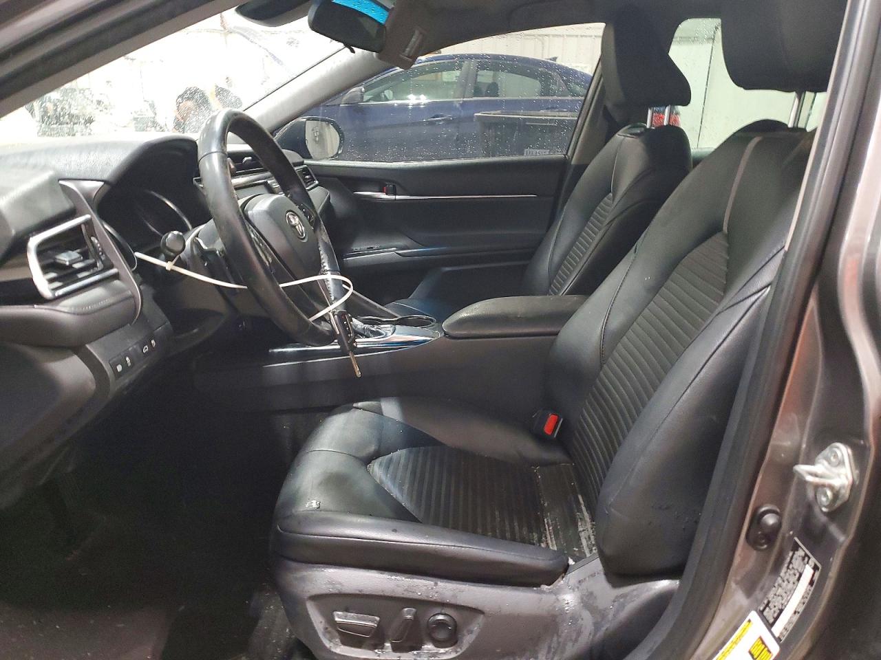 2018 TOYOTA CAMRY SE photo 7
