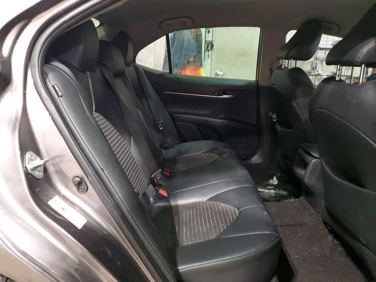 2018 TOYOTA CAMRY SE photo 10