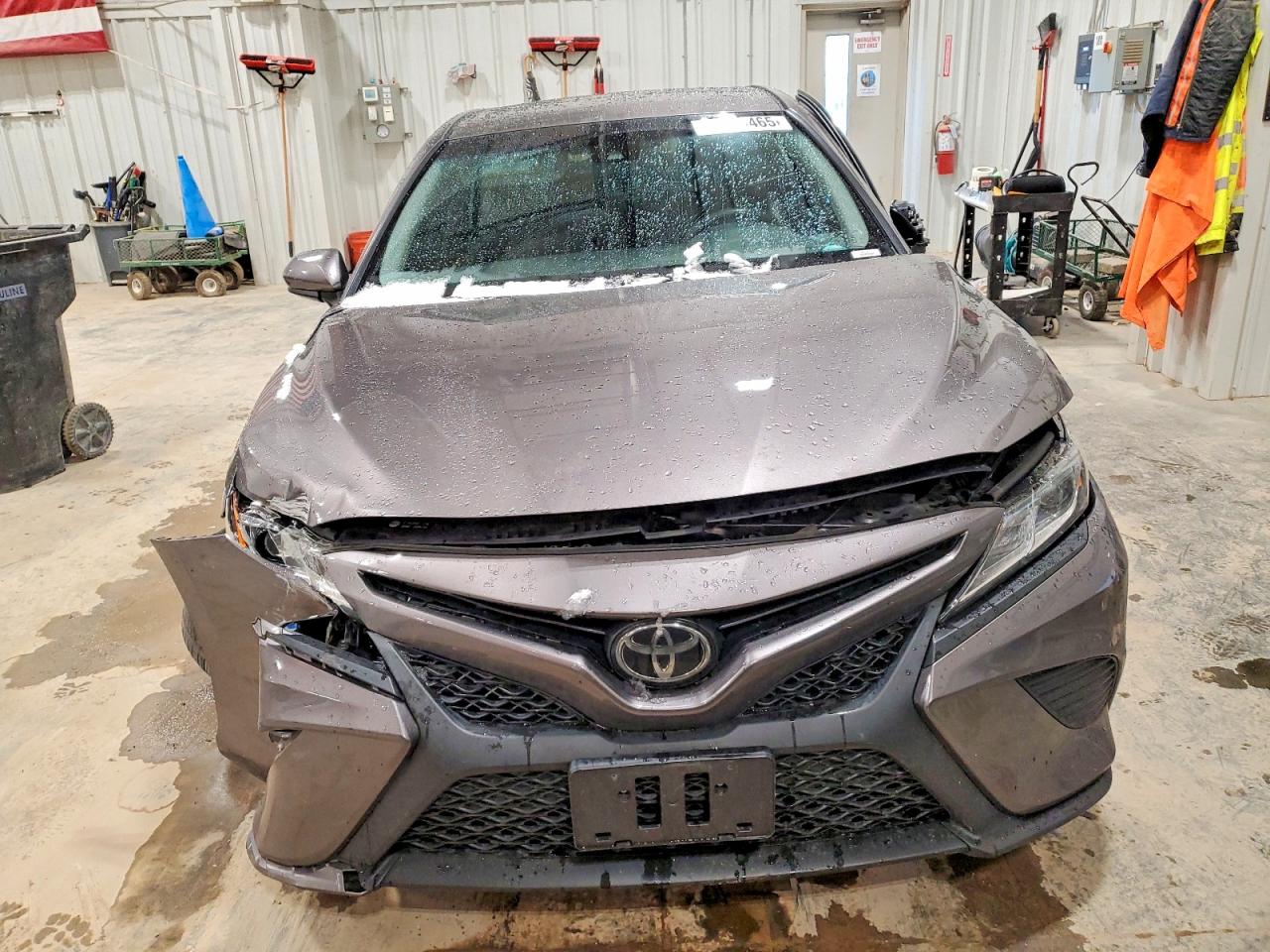 2018 TOYOTA CAMRY SE photo 5