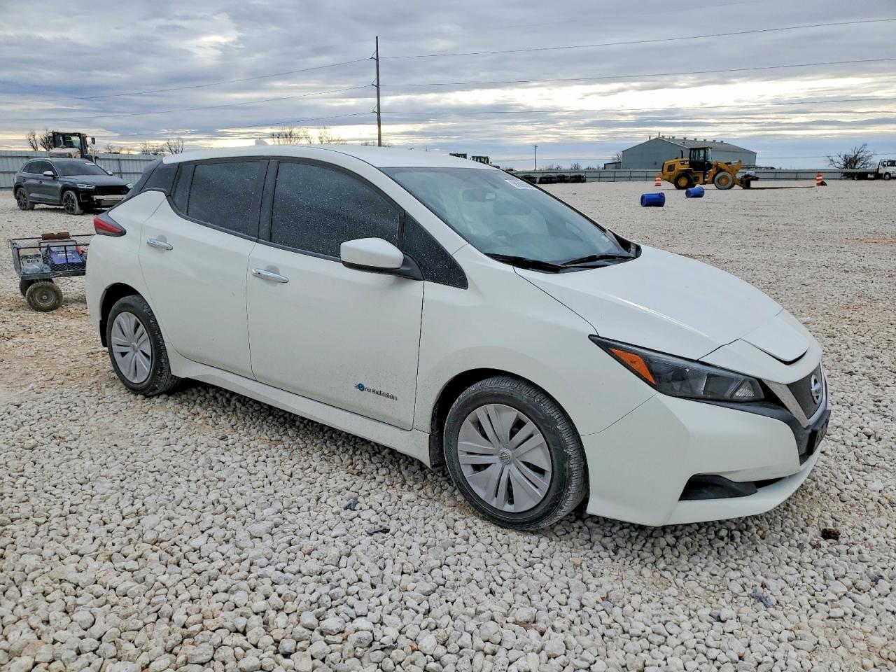 2018 NISSAN LEAF S photo 4