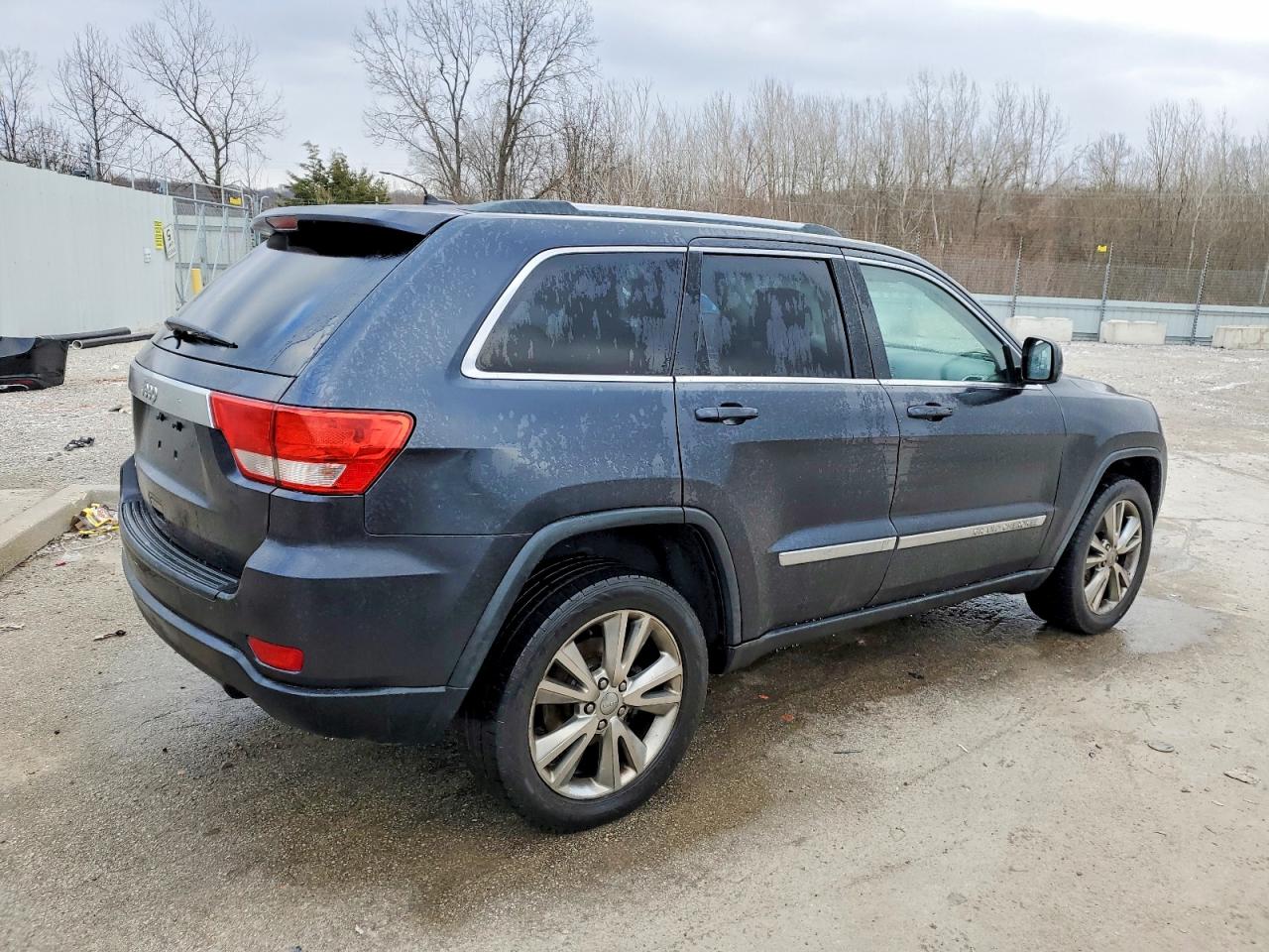 2012 JEEP GRAND CHEROKEE LAREDO photo 3