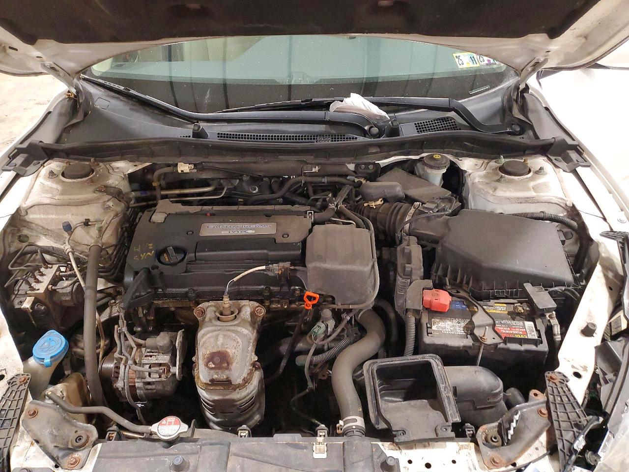 2015 HONDA ACCORD LX photo 31